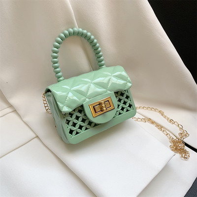 Актуална чанта със закопчалка 