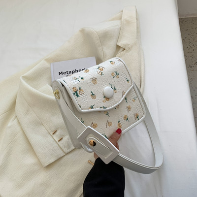 Нов модел малка дамска чанта с флорален десен