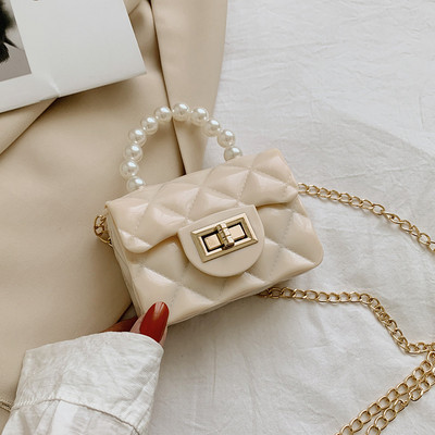 Дамска мини чанта с декорация перли