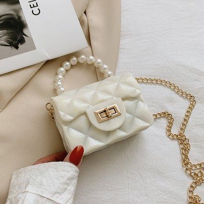 Дамска мини чанта с декорация перли