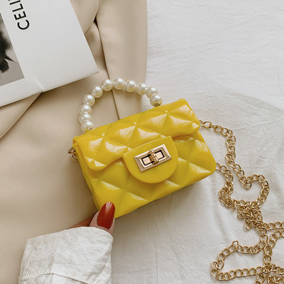 Дамска мини чанта с декорация перли