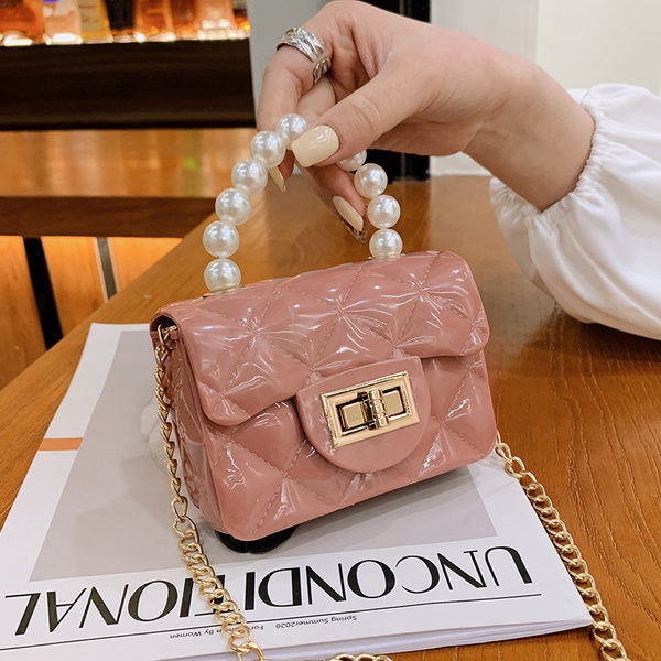 Дамска мини чанта с декорация перли