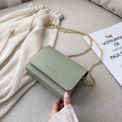 Нов модел малка дамска чанта с метална верижка за рамо