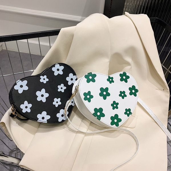 Модерна чанта във формата на сърце