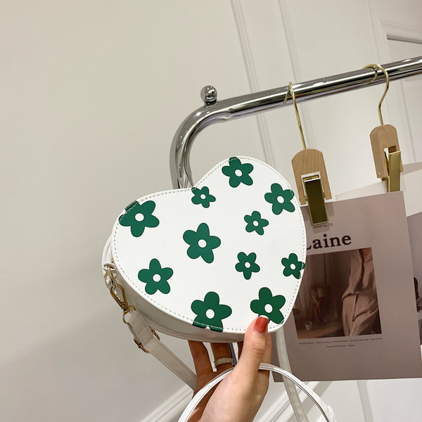 Модерна чанта във формата на сърце