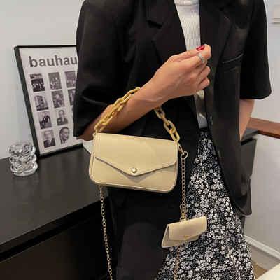 Нов модел малка дамска чанта от еко кожа с две дръжки