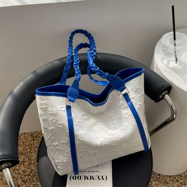 Модерна дамска текстилна чанта с дръжки за рамо