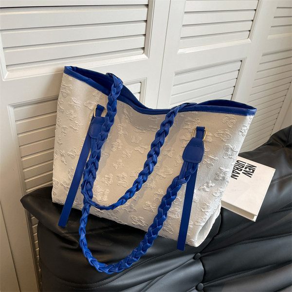 Модерна дамска текстилна чанта с дръжки за рамо