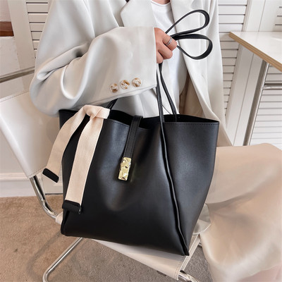 Ежедневна дамска чанта в три цвята за рамо