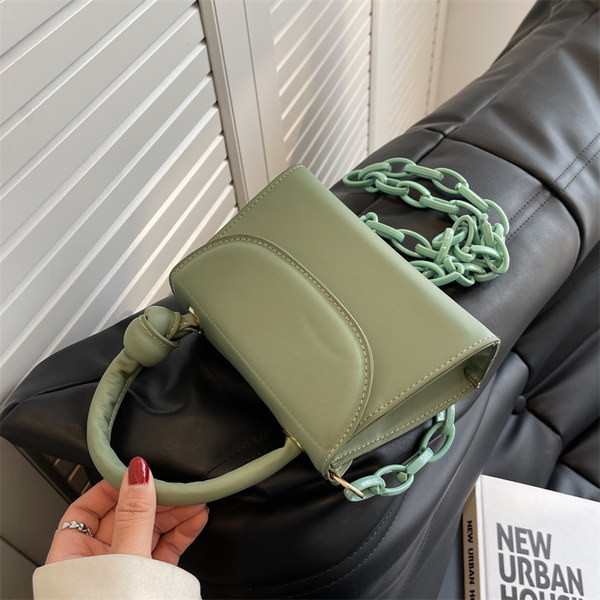 Нов модел чанта от еко кожа с две дръжки 