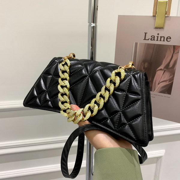 Нов модел дамска чанта от еко кожа с две дръжки