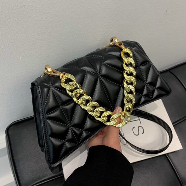 Нов модел дамска чанта от еко кожа с две дръжки