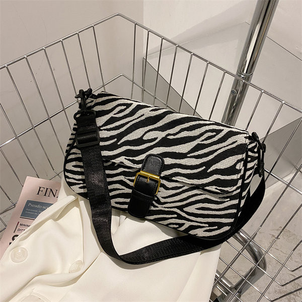 Нов модел дамска чанта с дръжка за рамо 