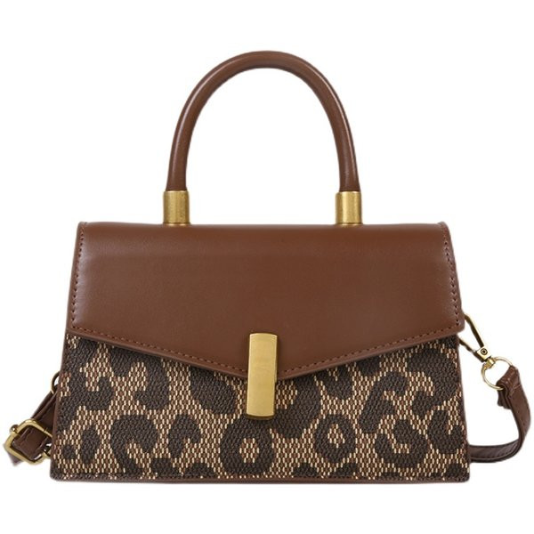 Дамска кожена квадратна чанта с животински принт