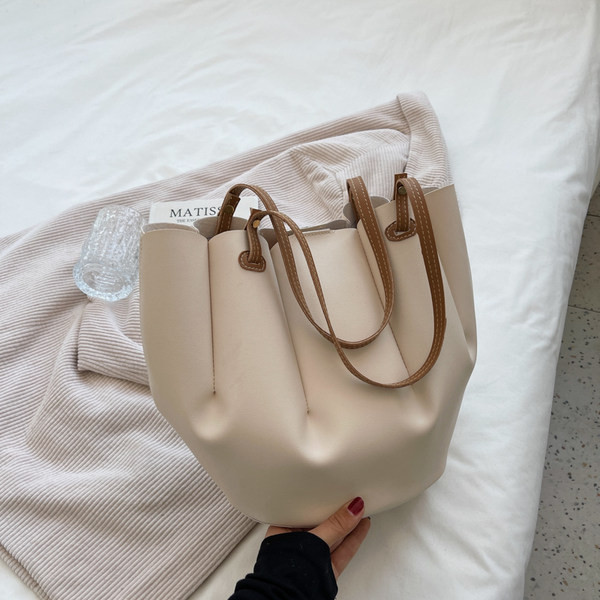 Дамска чанта от еко кожа-в четири цвята