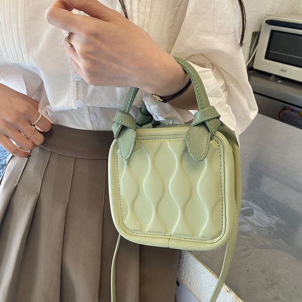 Стилна чанта от еко кожа 