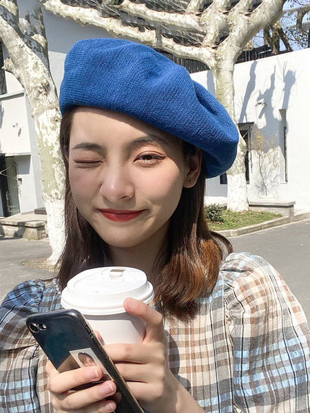 Дамска шапка тип барета в няколко цвята