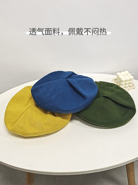 Дамска шапка тип барета в няколко цвята