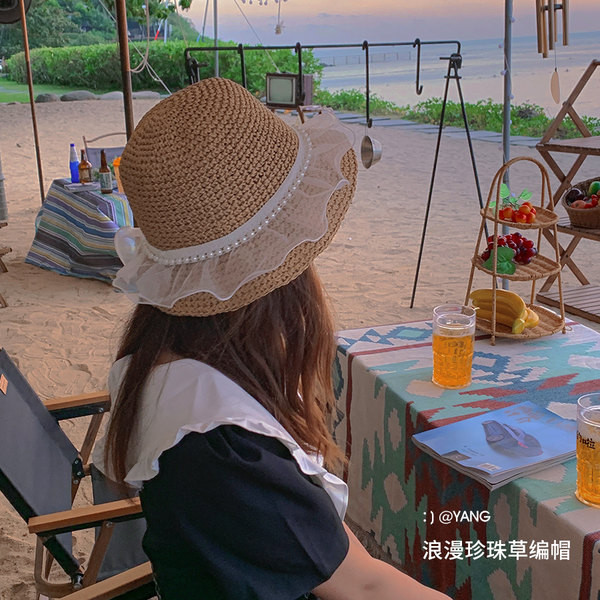 Дамска шапка с тюл и перли 