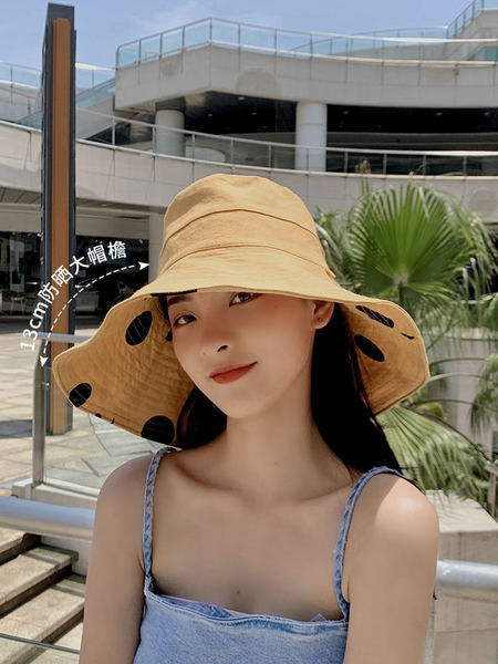 Текстилна двулицева шапка тип рибарска