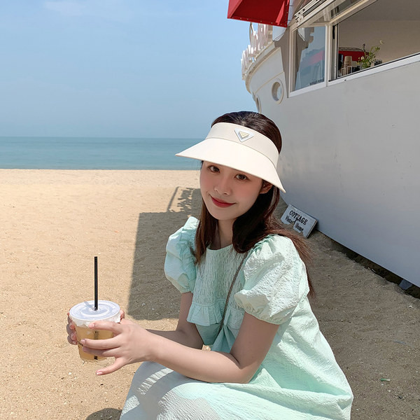 Дамска слънцезащитна шапка с козирка и емблема