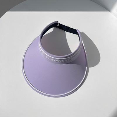 Дамска шапка с - козирка и надпис