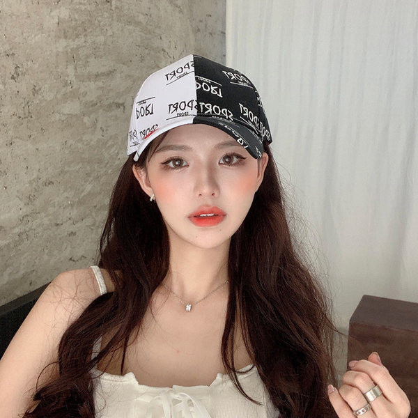 Дамска шапка с козирка и надпис нов модел