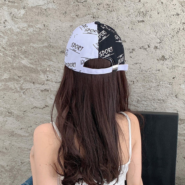 Дамска шапка с козирка и надпис нов модел