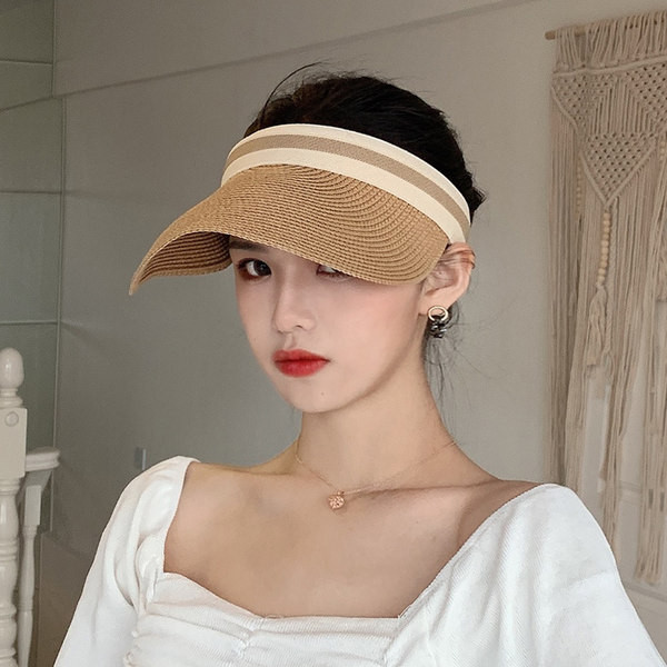 Дамска шапка тип козирка в няколко цвята