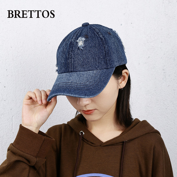 Дамска шапка с козирка от деним