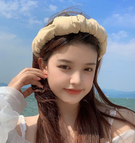 Дамска текстилна шапка-козирка