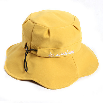 Лятна шапка с ластик и надпис