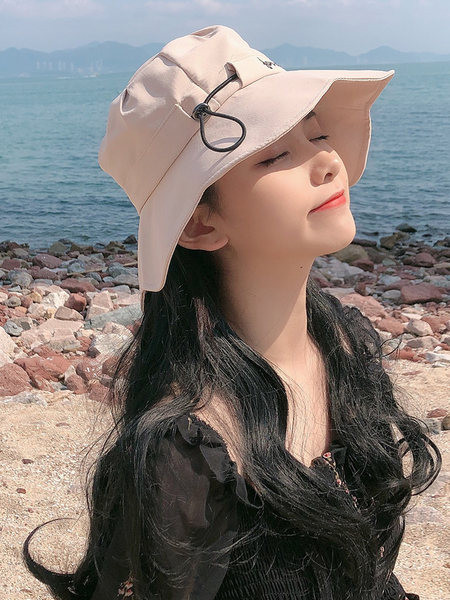 Лятна шапка с ластик и надпис