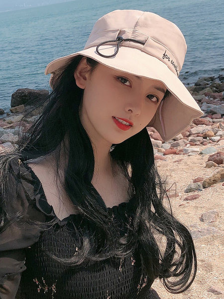 Лятна шапка с ластик и надпис