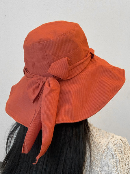 Дамска ежедневна шапка с голяма периферия и панделка 