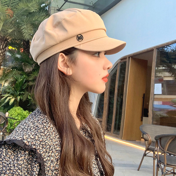 Ženska kapa beretka sa šiltom