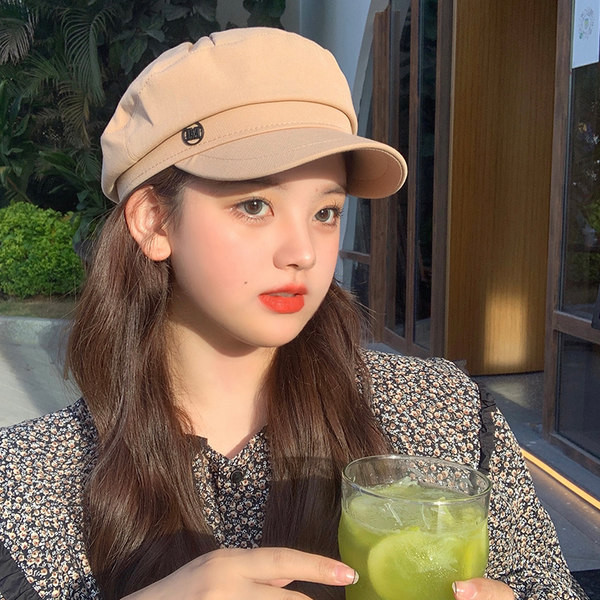 Ženska kapa beretka sa šiltom