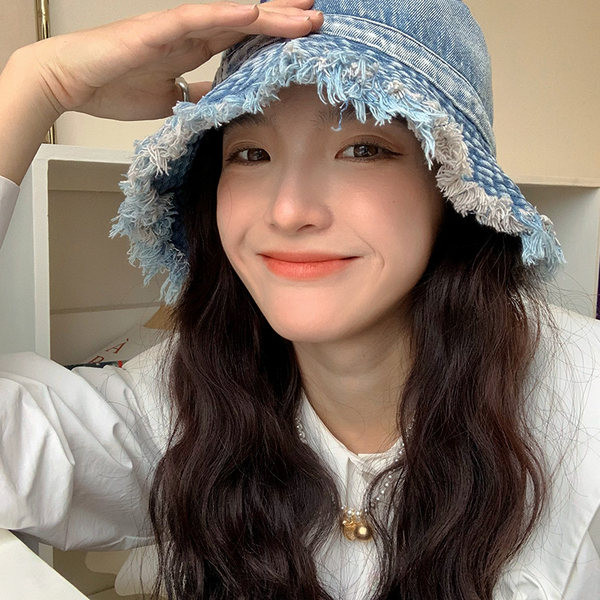 Ženska traper kapa u dvije boje