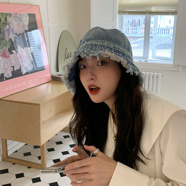 Ženska traper kapa u dvije boje