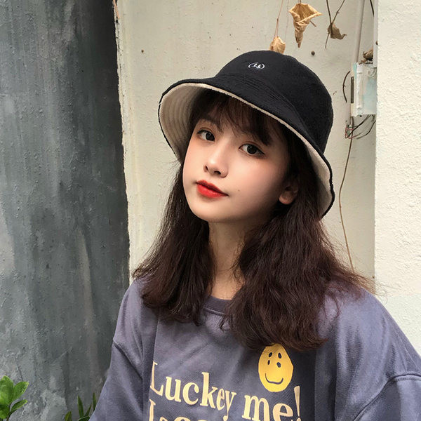 Ženski šešir tipa idiot