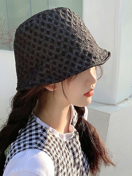 Ženska kapa u dvije boje