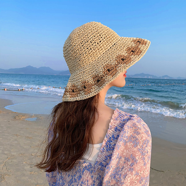 Naiste kootud päikesemüts