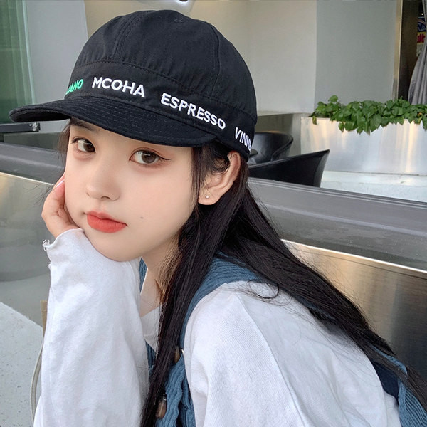 Ženska podesiva kapa s natpisom i šilterom