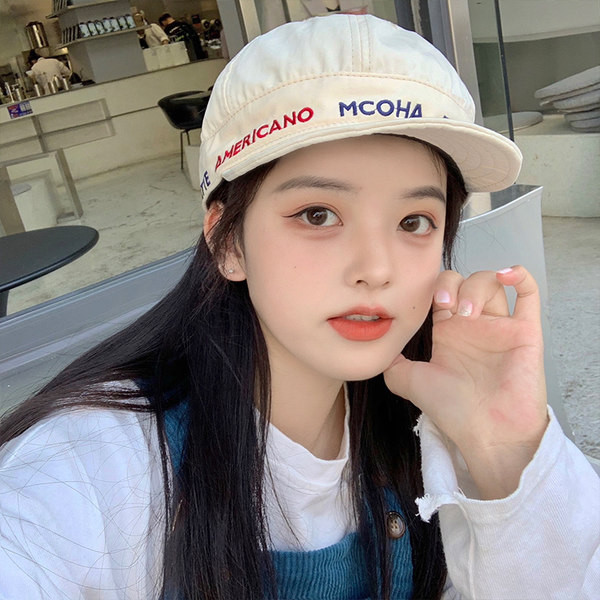 Ženska podesiva kapa s natpisom i šilterom