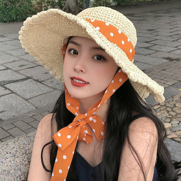 Slamnati ljetni šešir sa širokim obodom