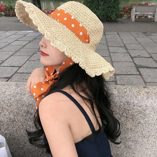 Slamnati ljetni šešir sa širokim obodom