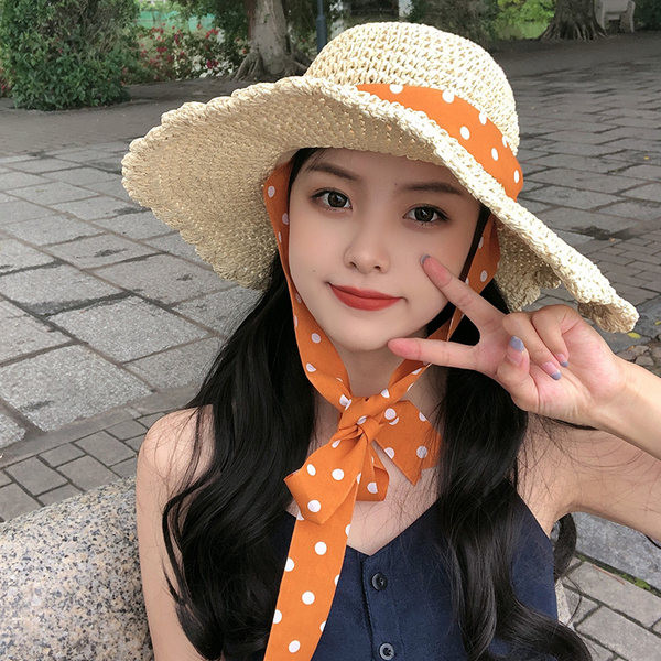 Slamnati ljetni šešir sa širokim obodom