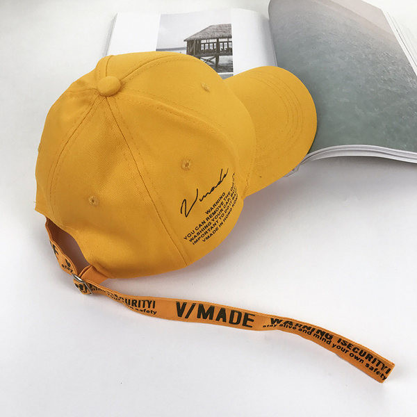 Naiste reguleeritav visiiri ja pealdisega müts