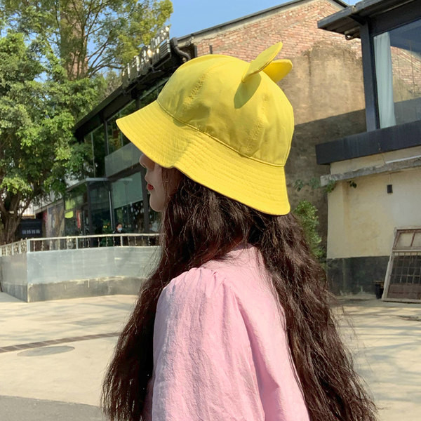 Дамска шапка тип рибарска с уши