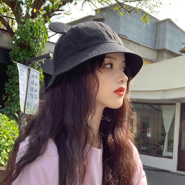 Дамска шапка тип рибарска с уши